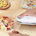 Miniatyrbillede 3 af 4: Plastikposeforsegler, mini forsegler, mini poseforsegler, 2 i 1 mini poseforsegler, egnet til pommes frites pose plastik køkkenmad