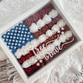 Miniatyrbild 6 av 9: Amerikansk flaggram - 3D pappersblommor Amerikansk flaggram | Träfotogram för 4 juli, Independee Day Träflaggram, Patriotisk foto