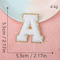 Miniatyrbild 2 av 5: Vita chenille-bokstavslappar - 4 st, 2,2 lappar för stryk på bokstäver för kläder (A)