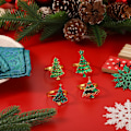 Miniatyrbild 5 av 5: 24 st julservettringar snöflinga servettringhållare julgran