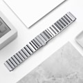 Miniatyrbild 5 av 5: För Fitbit Versa 4 / Sense 2 Universal Butterfly Buckle Metal Watch Band MTE Silver