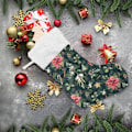 Miniatyrbild 6 av 7: Julklapp, Personliga Julklappsstrumpor 2-pack Grön Julgran Röda Blommor 45,7 cm Julstrumpor Hängande Ornament Eldstad för B