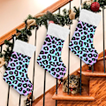 Miniatyrbild 4 av 7: Julklapp, Personliga Julklappsstrumpor 2-pack Regnbåge Leopard Holografisk 45,7 cm Julstrumpor Hängande Ornament Eldstad för B