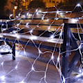 Miniatyrbillede 5 af 7: Solcelle Net Lights Udendørs Mesh Lights Hvid, 192 LED Net Lights Jul, Vandtæt 19 Tilstande Timer Træ Wrap Lights til Hegn, Have, Gård,