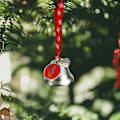Miniatyrbild 5 av 7: Ge aldrig upp silverklocka prydnad julgransklockor med rött snöre metall julgranshängande dekorationer för semesterfest kärleksklocka kärlek