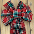 Miniatyrbild 4 av 5: Grön röd rutig julbåge - 10\" bred, 18\" lång förbunden båge, tartan, dörr