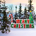 Miniatyrbilde 4 av 5: Oppblåsbar utendørs juledekorasjon, opplyst Merry Christmas-skilt med
