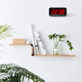 Miniatyrbillede 6 af 7: Digitalt vækkeur, kun batteridrevet, LED-stort display, 2-trins lysstyrkedæmper, 4 AA-batterier holder uret i gang i mere end 12 måneder, sort
