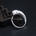 Miniatyrbilde 3 av 5: Håndlaget hvithvalring med justerbar ringåpning