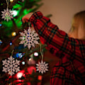 Miniatyrbilde 2 av 5: 36 stk. julepynt i roségull med snøfnugg i plast med glitter