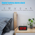 Miniatyrbild 3 av 7: Digital väckarklocka endast batteridriven, LED-stor display, 2-nivåers ljusstyrkedimmer, 4 AA-batterier håller klockan igång i mer än 12 månader, svart