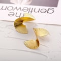 Miniatyrbild 3 av 5: Geometriska örhängen i guld, överdrivna uttalandeörhängen