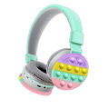 Pikkukuva 2 / 3: Peliheadset, stereo surround -ääni, jossa on melua vaimentava mikrofoni ja valot