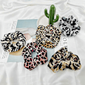 Miniatyrbillede 4 af 5: 10 stk. Leopard Scrunchies til Kvinder Velvet Cheetah Print Scrunchie Elastisk Hår