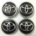 Toyota 4 62mm Navkapsel för Hjulnav med Logotyp Svart
