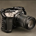 Miniatyrbilde 3 av 4: R7 Full Kamerabur Rig for Canon EOS R7 DSLR Kamera Video Cold Shoe Feste 1/4 Tommers Arca Stativbrakett
