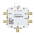 Miniatyrbilde 1 av 4: 0.1-6GHz RF Bryter SP4T RF Bryter Høy Isolasjon 1/4 Mikrobølge Elektronisk Bryter RF Bryter