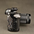 Miniatyrbilde 4 av 4: R7 Full Kamerabur Rig for Canon EOS R7 DSLR Kamera Video Cold Shoe Feste 1/4 Tommers Arca Stativbrakett