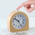 Miniatyrbild 5 av 5: Massivträ analog väckarklocka med sveprörelse för sovrum, batteridriven, icke-tickande klocka med snooze-knapp och nattljus, halv Rou null none