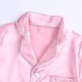 Miniatyrbillede 3 af 5: Satin pyjamassæt til børn: nattøj og shorts med knap-down Z X Pink Suit for height 80 to 90cm