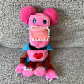 Miniatyrbild 5 av 5: Boxy Boo plyschleksak Z Colorful C