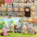 Miniatyrbild 3 av 5: ÄKTA POP MART LABUBU The Monsters Spännande Macaron Hänge Plysch Förseglad Påse Chestnut Cocoa(Secret)