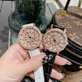 Miniatyrbild 5 av 8: Damklocka Roterande Urtavla Diamant Lätt Lyx Damklockor Läderrem Analog Display Elegant Kvarts Armbandsur för Kvinnor