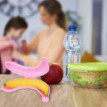 Miniatyrbilde 3 av 5: 3-pakks bananetui, forskjellige farger bananholder utendørs reise søt bananbeskytter oppbevaringsboks