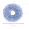 Miniatyrbilde 2 av 5: 4-pakks Fluffy Fur Scrunchies, Fur Scrunchies, Tasselholdere, Fuzzy Hårtilbehør for Kvinner og Jenter (Rosa og Hvit) 8cm