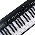 Pikkukuva 7 / 11: 61-näppäimen ja 88-näppäimen irrotettavat musiikkisovittimen tarrat numeroitujen nuottien ja piano-ohjaimen merkinnöillä 0.06 88 keys