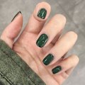Miniatyrbilde 1 av 7: Trykk på negler korte firkantede falske negler grønne falske negler blanke full deksel negler akryl bryllupsfest for kvinner og jenter 24 stk