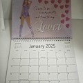 Miniatyrbilde 1 av 2: Taylor Swift 2025 Offisiell Kalender (Farge: Rosa)