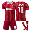 Pikkukuva 1 / 3: 2425 Liverpoolin kotipaita Salah-paidalla ja sukilla 22(120-130cm)