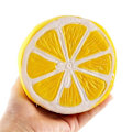 Miniatyrbillede 3 af 5: Squishy halv frisk citron langsomt stigende nøgleringe stress frugt boldkæde charme legetøj