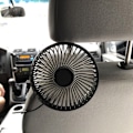 Pikkukuva 4 / 5: Universaali 5V 360 astetta pyörivä USB-autotuuletin, suuri tuuli, kolme nopeuden säätöä, USB-autotuuletin imukupilla_xx