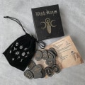 Pikkukuva 1 / 3: Puun Rune-kivisetti Noitain Rune-setti 14 kpl Kaiverrettu Rune-symboli Ennustamiseen