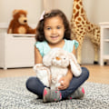 Pikkukuva 2 / 7: Melissa & Doug Burrow Bunny -pehmolelu (23 cm)