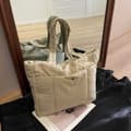 Untuvatäytteinen olkalaukku BEIGE Beige