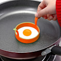 Miniatyrbild 3 av 5: Äggringar i silikon för stekta ägg, non-stick äggmatlagning