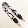 Miniatyrbillede 2 af 2: Skulderrem med leopardprint 5 cm bred