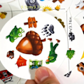 Pikkukuva 5 / 6: Camping-korttipeli Dobble Matching Game Hauska lastenpeli perhelomalle Peliyömatkapeli lapsille Englannin perusaakkoset