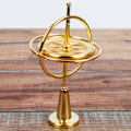 Miniatyrbild 2 av 5: 2-pack Gyroskop Leksaker Metall Antigravitationsgyroskop Färgglada Precisionstoppgyroskop för Barn Julutbildningsgåva (Guld)[CH]