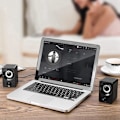 Miniatyrbild 3 av 5: Omslutande datorhögtalare med stereoljud, USB-driven multimedia-högtalare med 4 portar USB-hubb