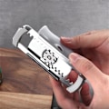 Miniatyrbilde 2 av 5: (hvit) Multifunksjonell flaske for svake hender, eldre, revmatoid artritt, flaskegriper, ergonomisk lokktetningsfjerner