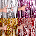 Pikkukuva 5 / 5: 4 kpl Foliohuoneverhot Joulujuhlat Koristeet - Metalliset Tinsel Photo Booth Tausta Juhlat Höyrylaiva Verhot