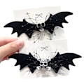 Miniatyrbillede 5 af 5: 2 stk. Halloween Glitter Bat Wing Hårklemmer – Hårbånd med Spooky Ansigt til Piger & Kvinder – Alligator Hårnåle til Trick or Treat