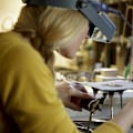 Miniatyrbilde 5 av 5: Hodebåndsforstørrelsesglass Håndfri Smykkelupe Hodemontert Forstørrelsesglass Dobbel Optisk Glass 4 Utskiftbare Linser for Lesing