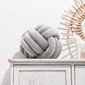 Miniatyrbilde 1 av 5: Lysegrå pute Nøytral dekorativ pynteputer til stue sofa seng sofa bondegård boho hjemmedekor myk kordfløyel