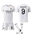 Pikkukuva 1 / 2: 2025-2026 Real Madrid Kotipeliasu Lapsille ja Aikuisille, Jalkapallopaita, Setti Nro. 9 Mbappé No.9 Mbappe S
