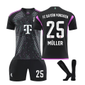 Miniatyrbillede 1 af 2: 2324 Bayern udebane sort fodboldtrøje ærme til voksne børn NO.25with socks M